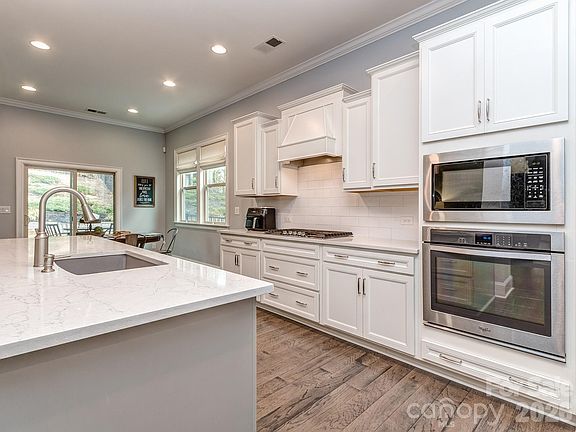 4th image of 1520 Afton Way