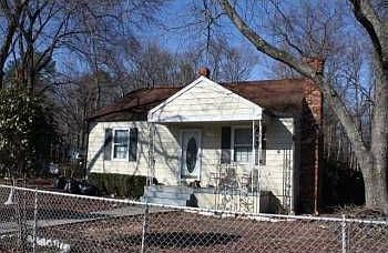 2nd image of 5653 N Chesterwood Dr