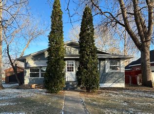 905 S 4th St, Milbank, SD 57252