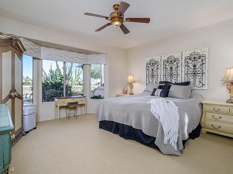 Large Master Suite. Cali-King Bed