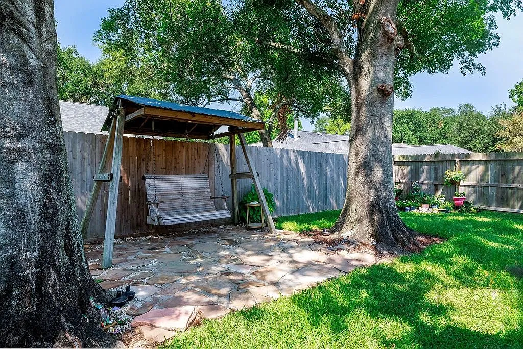 3 bed, 1862 sqft, $2,150 — Photo 4