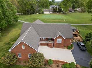 320 E Iron Wood Cir, Crossville, TN 38571