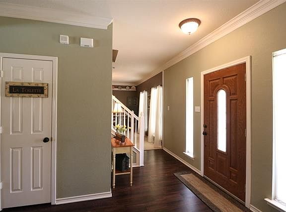 2nd image of 1318 Woodmoor Dr