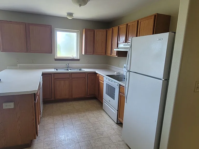 2306 Ash Ave NW — Photo 2