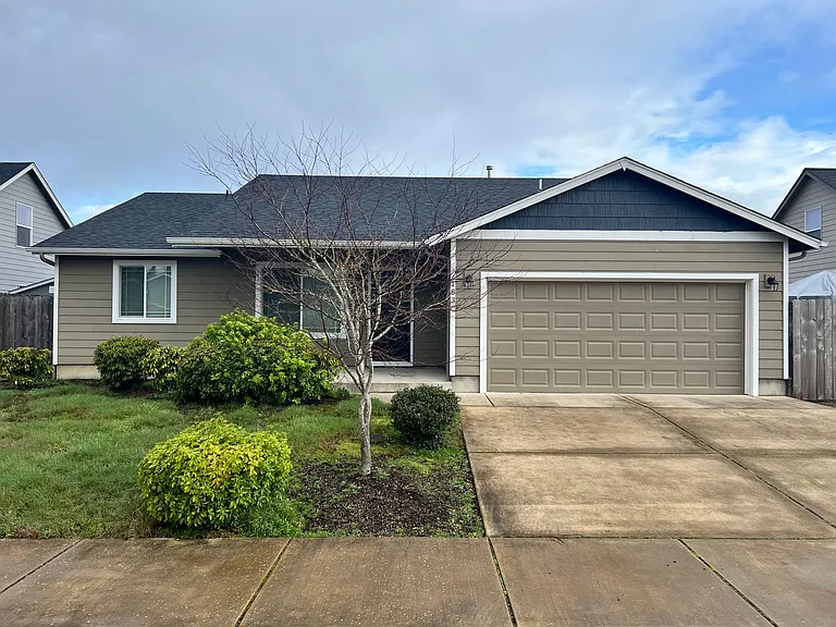 183 E Jadon Dr — Photo 1