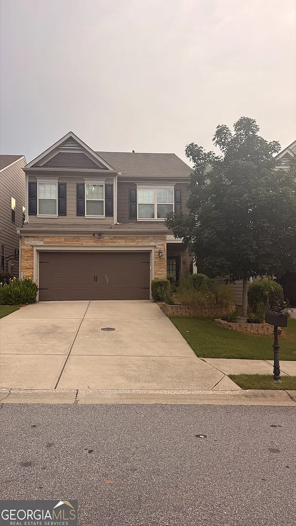 3 bed, 2.5 bath, 2018 sqft, $2,550 — Photo 1