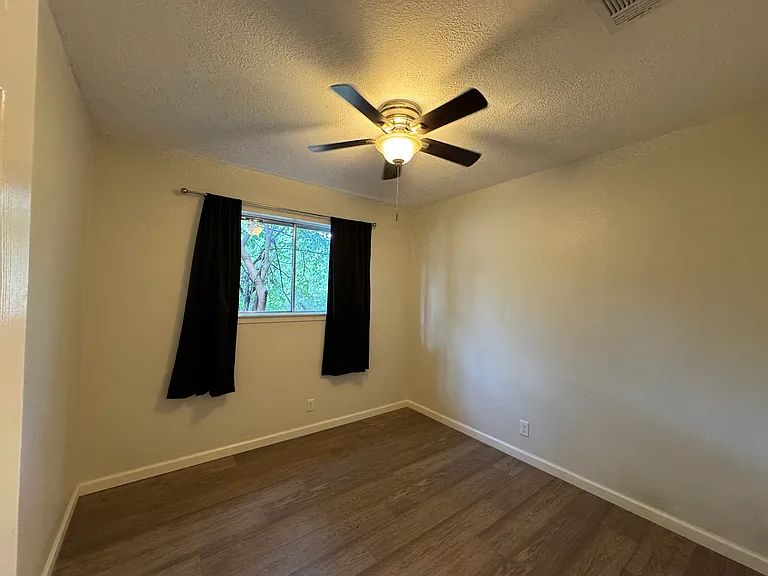 9501 Quail Ct #A — Photo 3