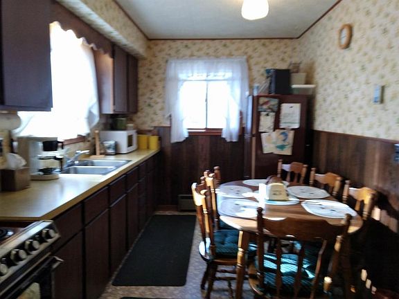 4th image of 12135 Dennis St
