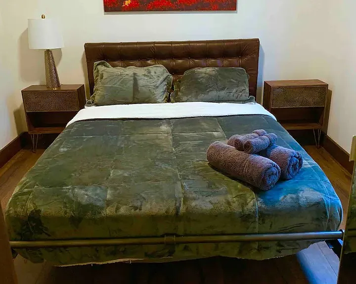 Queen-sized Bedroom #2