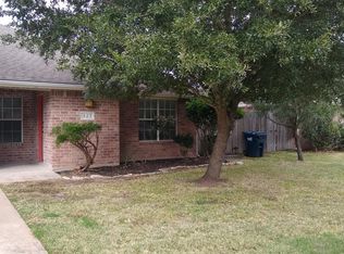 927 Crepe Myrtle St, College Station, TX 77845