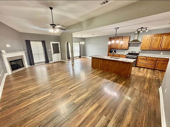 2nd image of 23776 Sandlewood Ct