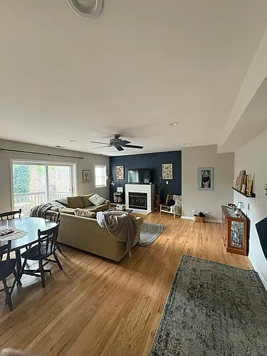 1050 W Dakin St #2E Photo 1