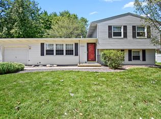 2001 Crescent Dr, Champaign, IL 61821