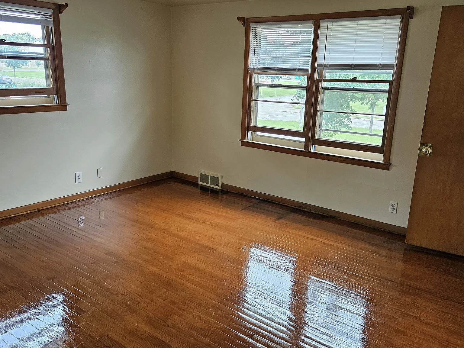1 bed, 800 sqft, $950 — Photo 2