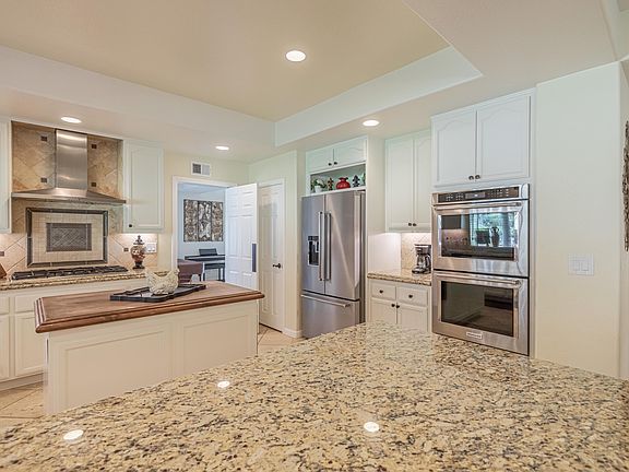 4th image of 32218 Joaquin Dr