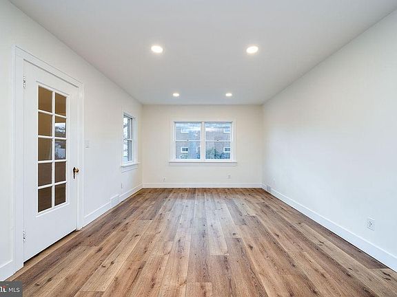 3rd image of 116 Gold St
