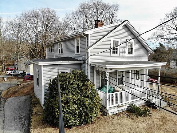 2nd image of 39 N Pleasant St W