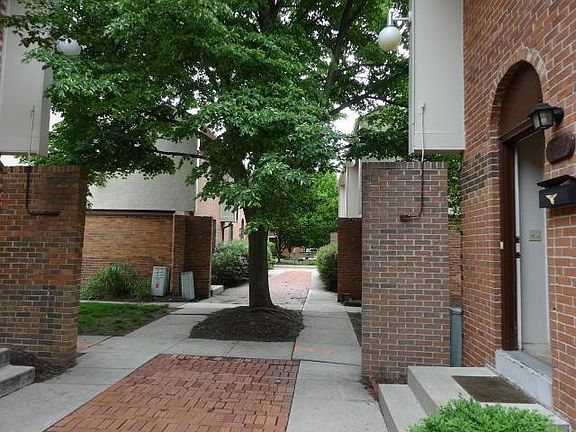 2nd image of 1751 Willoway Cir N