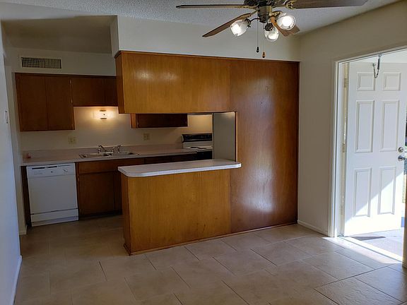 3rd image of 1045 W Heather Dr