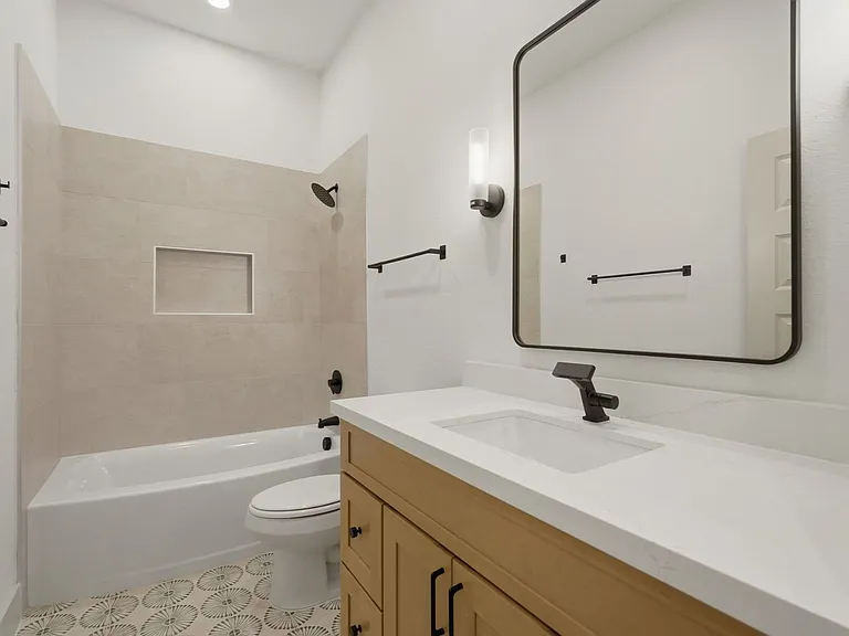 9819 Turnbow St #D — Photo 22