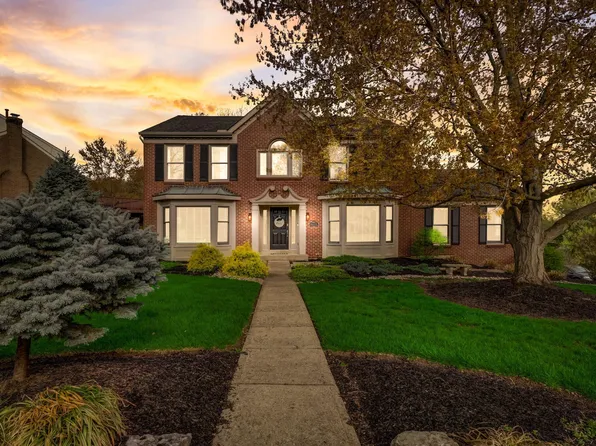 807 Riverwatch Dr, Crescent Springs, KY 41017