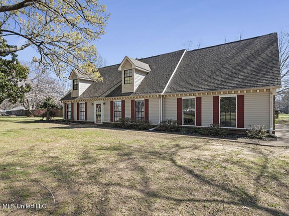 2nd image of 2915 Barrett Dr