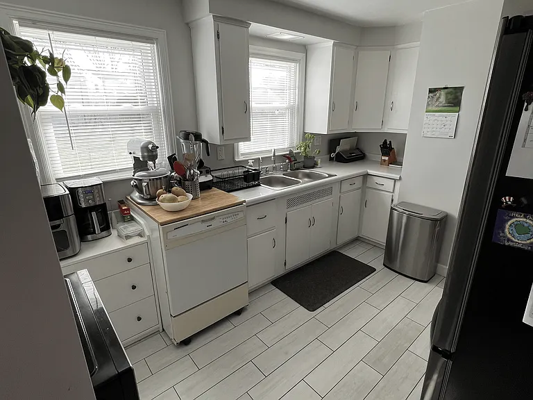 132 E Tasher St — Photo 5