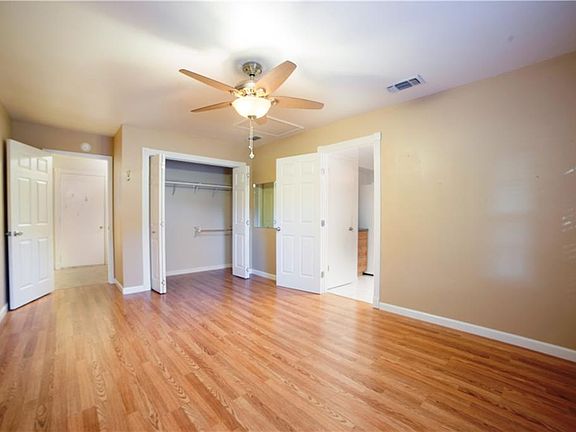 4th image of 4403 Redbird Dr