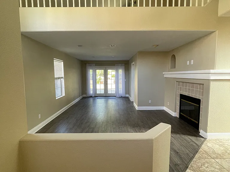 1586 Avenida Guillermo — Photo 6