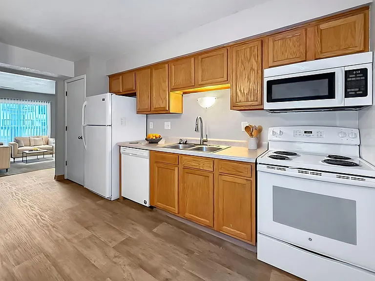 West Glen Apartments — Photo 57
