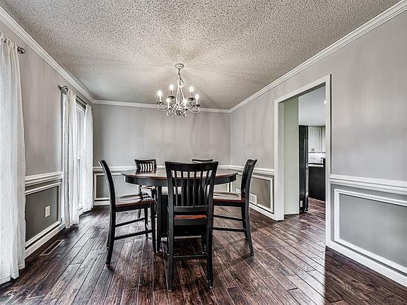 4th image of 3183 Country Club Ct NW