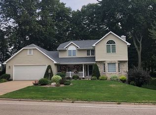 1476 Morris Ave, Green Bay, WI 54313