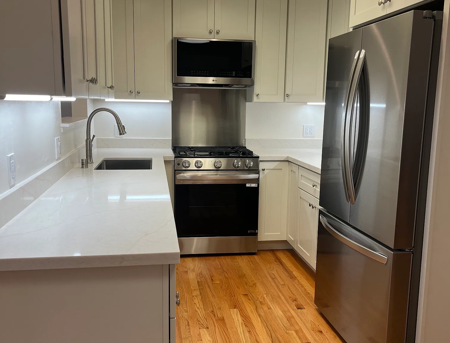 4 bed, 2.5 bath, 1550 sqft, $6,500 — Photo 4
