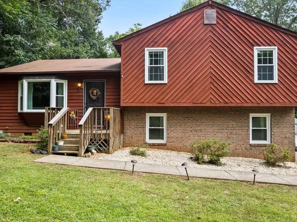 250 S Wood Duck Dr, Madison Heights, VA 24572