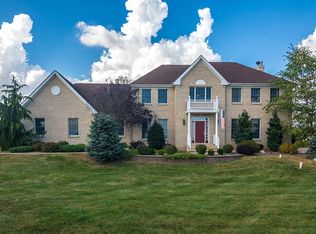 4 Ridgeview Ct, Ringoes, NJ 08551