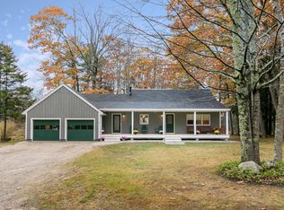 32 Maple Ave, Freeport, ME 04032