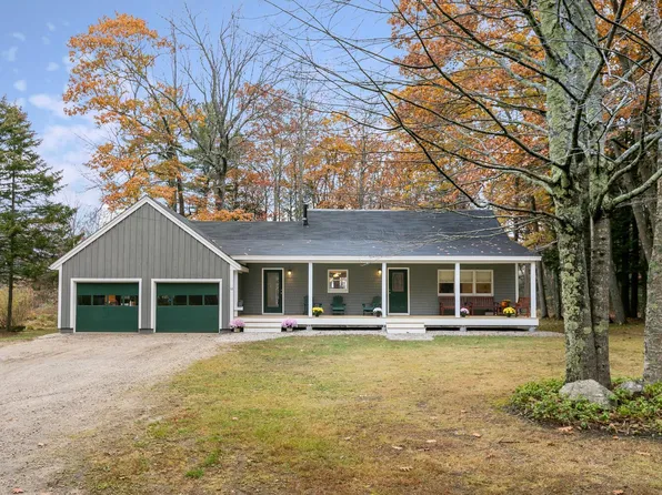 32 Maple Ave, Freeport, ME 04032
