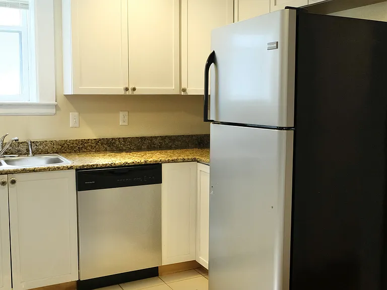 615 W Hancock St — Photo 14