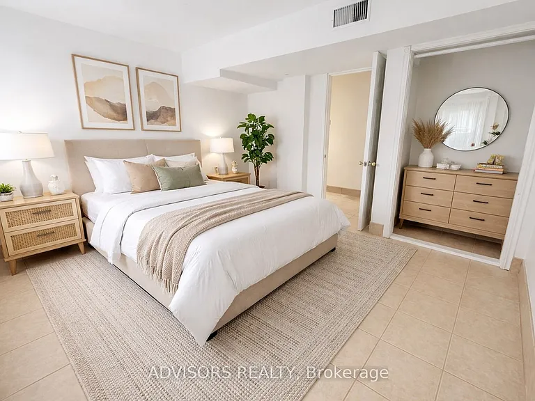 1470 Fisher Ave — Photo 5