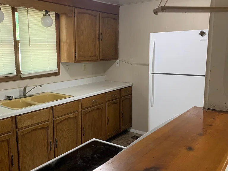 1213 S High St — Photo 14
