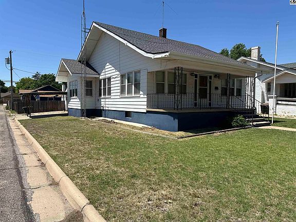 4th image of 401 Stout St