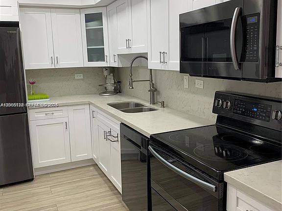 4th image of 20225 NE 34th Ct APT 1016