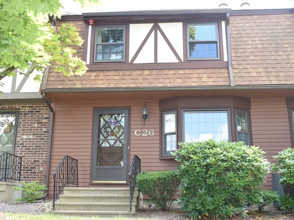 26-C26 Scotty Hollow Dr #C26, North Chelmsford, MA 01863