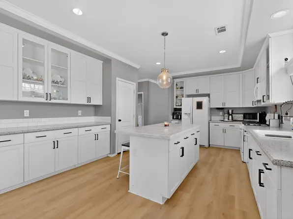 1805 Desert Vista Dr, Espanola, NM 87532