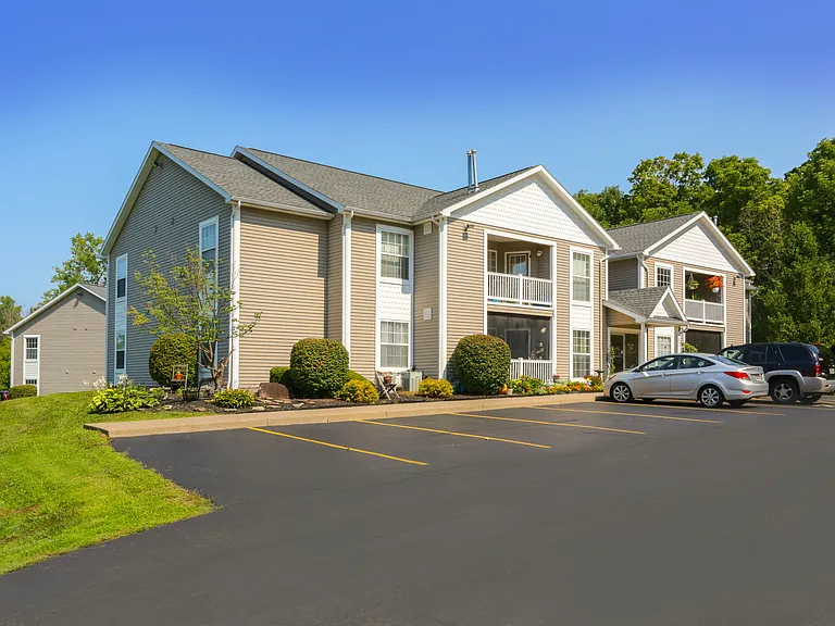 Woodhill Apartments — Photo 12