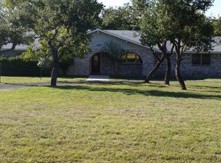 105 Royal Oaks Rd, Kerrville, TX 78028