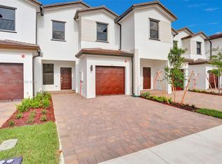 252 SW 159th Way, Pembroke Pines, FL 33027
