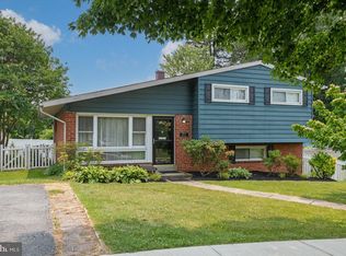 12711 Weiss St, Rockville, MD 20853