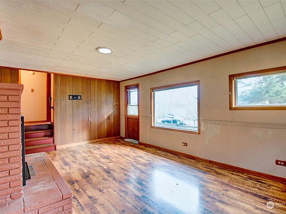 3rd image of 11180 O Ave