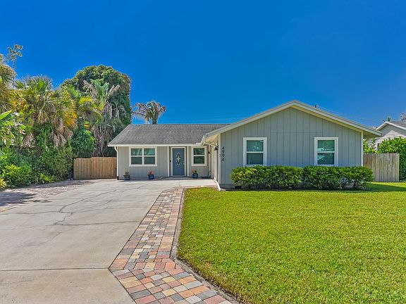 3rd image of 4994 SE PINE KNOLL Way